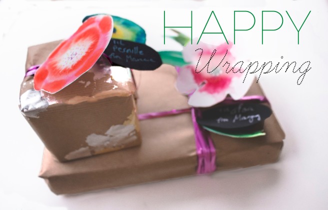 happy . Last minute wrapping idea, Presents , gifts idea . Christmas , holidays. magny